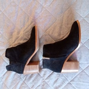 1 State Larocka Black Perforated Suede Bootie